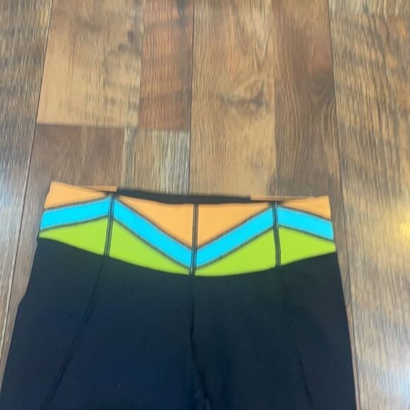 Lululemon clam digger capris 4 (5001) - Picture 2 of 5